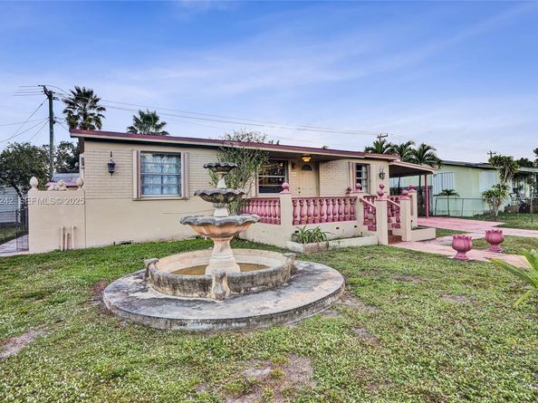 6404 Evans St, Hollywood FL 33024