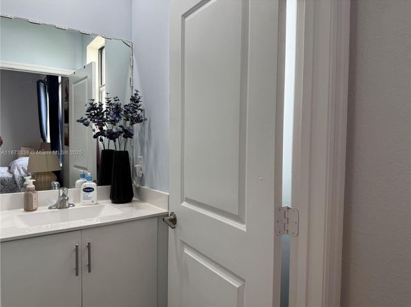 3464 W 114th Ter 3464, Hialeah FL 33018