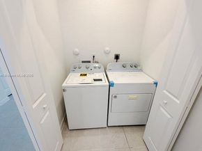 12432 NW 23rd Ct, Miami FL 33167