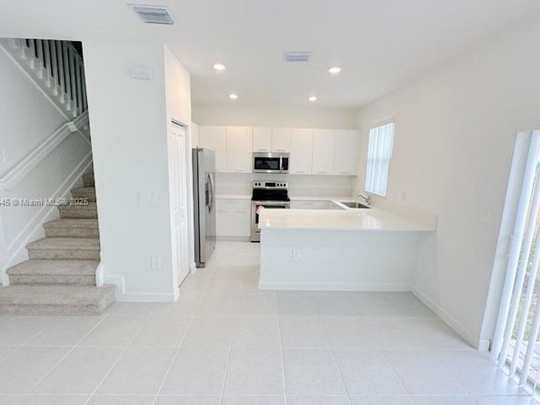12432 NW 23rd Ct, Miami FL 33167