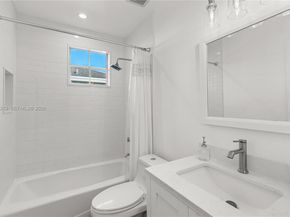 20775 NW 1st St, Pembroke Pines FL 33029