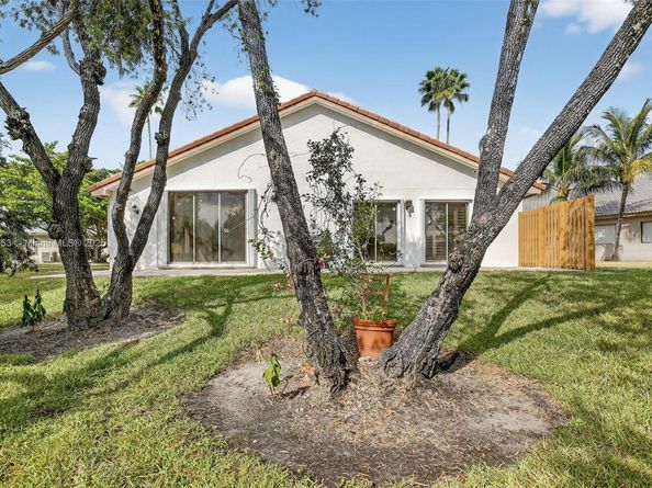 2360 Dover, Weston FL 33326