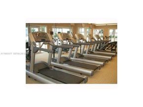 19900 E Country Club Dr 806, Aventura FL 33180