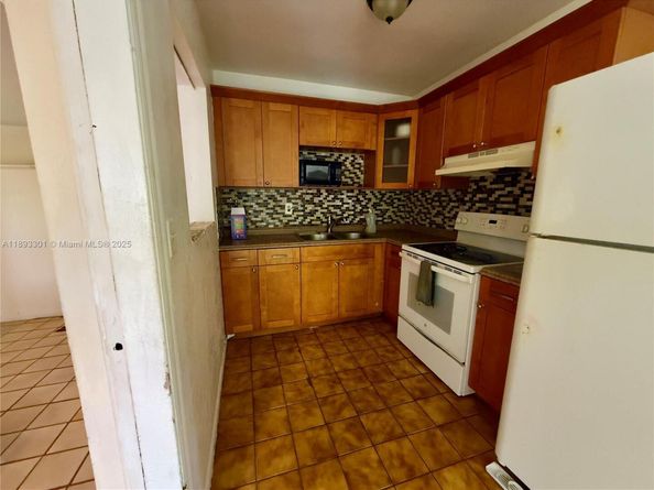 3411 NW 5th Ct, Lauderhill FL 33311