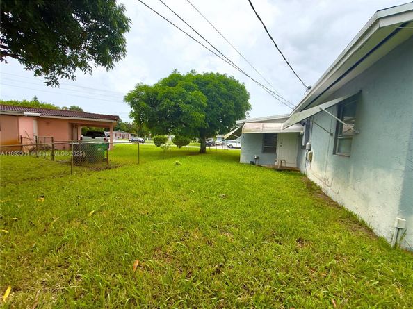 3411 NW 5th Ct, Lauderhill FL 33311