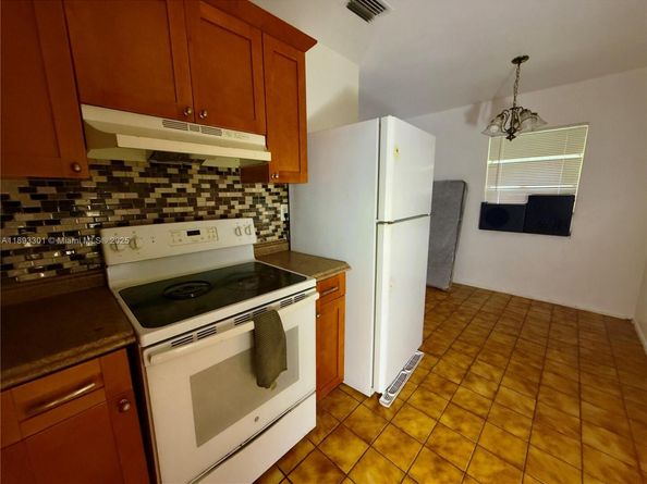 3411 NW 5th Ct, Lauderhill FL 33311