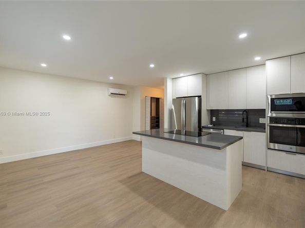 1615 NE 9th St, Fort Lauderdale FL 33304