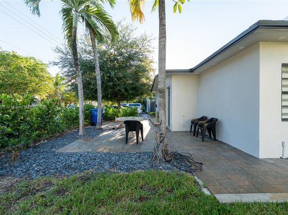 1615 NE 9th St, Fort Lauderdale FL 33304