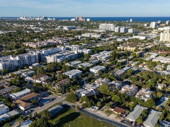 1615 NE 9th St, Fort Lauderdale FL 33304