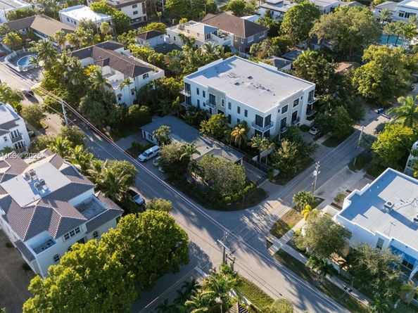 1615 NE 9th St, Fort Lauderdale FL 33304