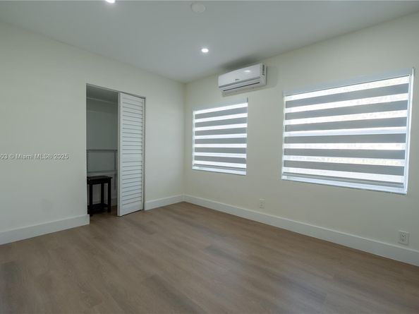 1615 NE 9th St, Fort Lauderdale FL 33304