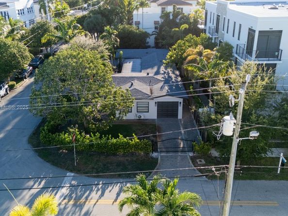 1615 NE 9th St, Fort Lauderdale FL 33304