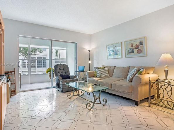 4806 NW 36th St 515, Lauderdale Lakes FL 33319