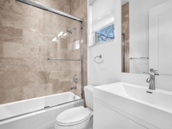 3200 Lake Ridge Lane, Weston FL 33332
