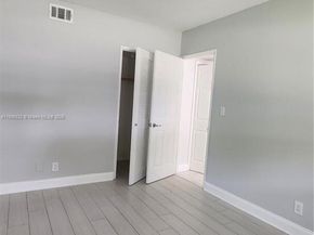 981 Hillcrest Ct 114, Hollywood FL 33021