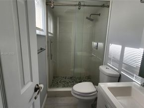 981 Hillcrest Ct 114, Hollywood FL 33021