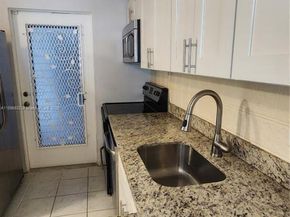 981 Hillcrest Ct 114, Hollywood FL 33021