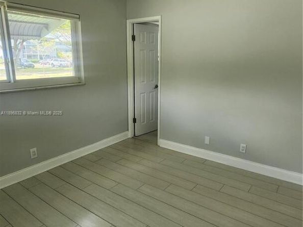 981 Hillcrest Ct 114, Hollywood FL 33021