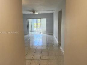 981 Hillcrest Ct 114, Hollywood FL 33021