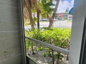 981 Hillcrest Ct 114, Hollywood FL 33021
