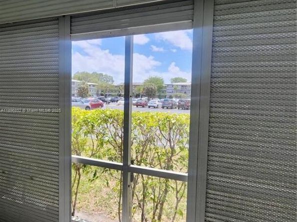 981 Hillcrest Ct 114, Hollywood FL 33021