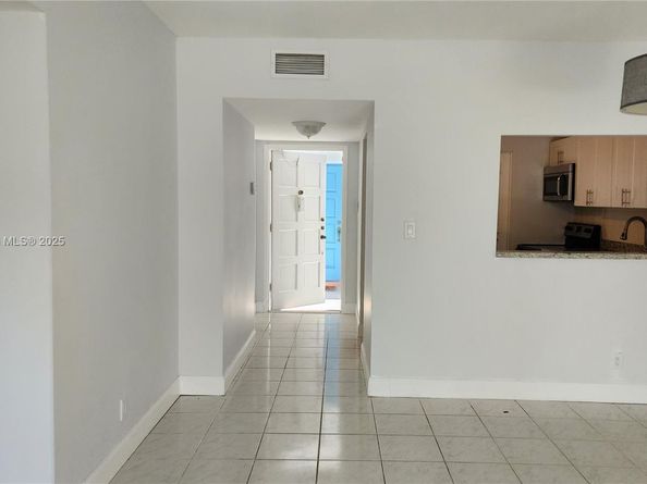 981 Hillcrest Ct 114, Hollywood FL 33021