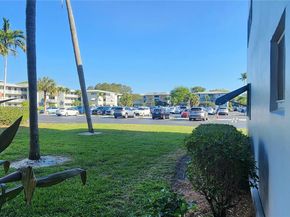 981 Hillcrest Ct 114, Hollywood FL 33021