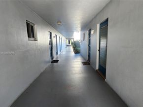 981 Hillcrest Ct 114, Hollywood FL 33021