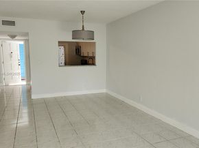 981 Hillcrest Ct 114, Hollywood FL 33021