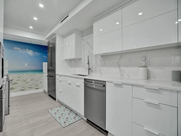 1155 Hillsboro Mile 202, Hillsboro Beach FL 33062