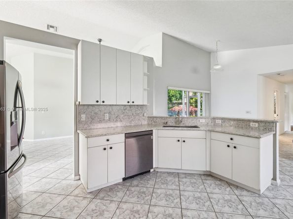 5708 NW 47th Ct, Coral Springs FL 33067