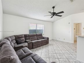 5708 NW 47th Ct, Coral Springs FL 33067