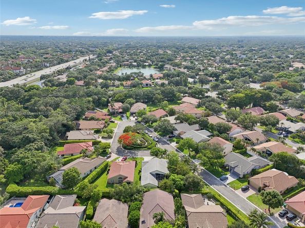 5708 NW 47th Ct, Coral Springs FL 33067