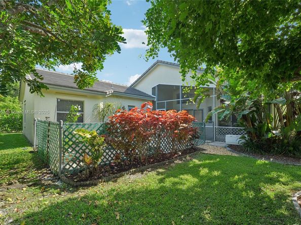 5708 NW 47th Ct, Coral Springs FL 33067