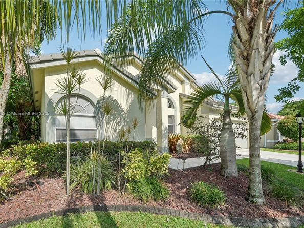 5708 NW 47th Ct, Coral Springs FL 33067
