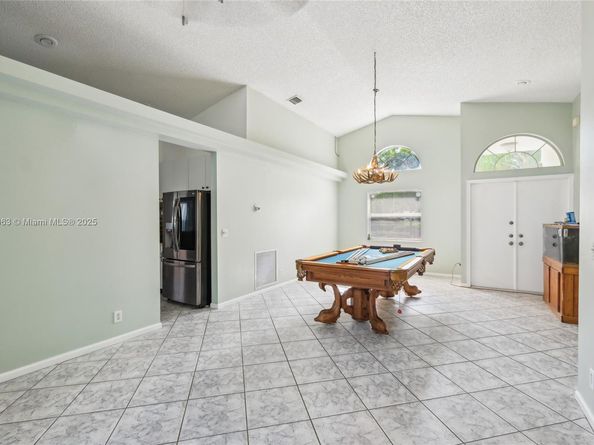 5708 NW 47th Ct, Coral Springs FL 33067
