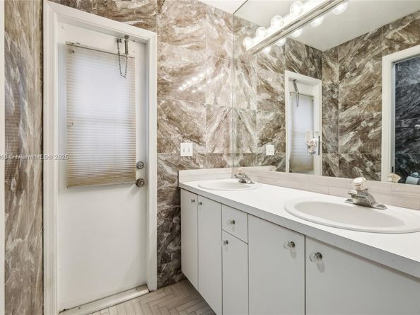 5708 NW 47th Ct, Coral Springs FL 33067