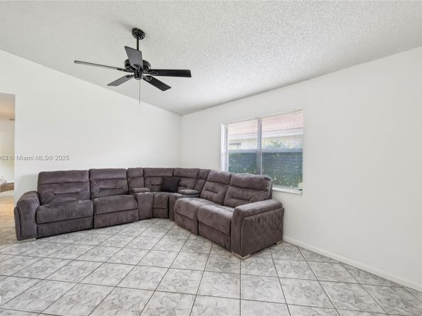 5708 NW 47th Ct, Coral Springs FL 33067