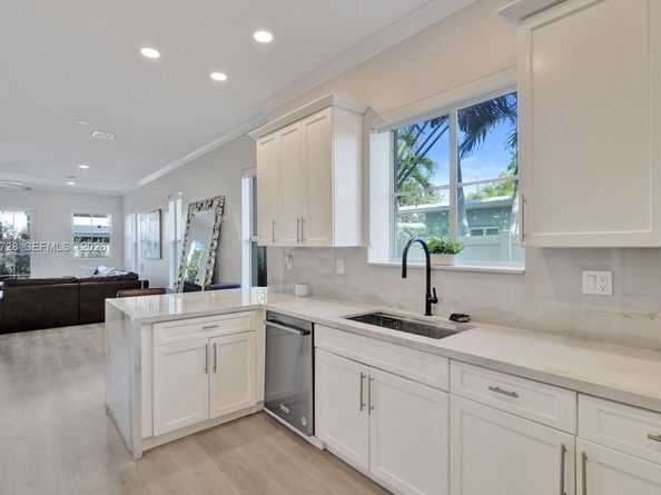 1121 NE 14th Ave 1121, Fort Lauderdale FL 33304
