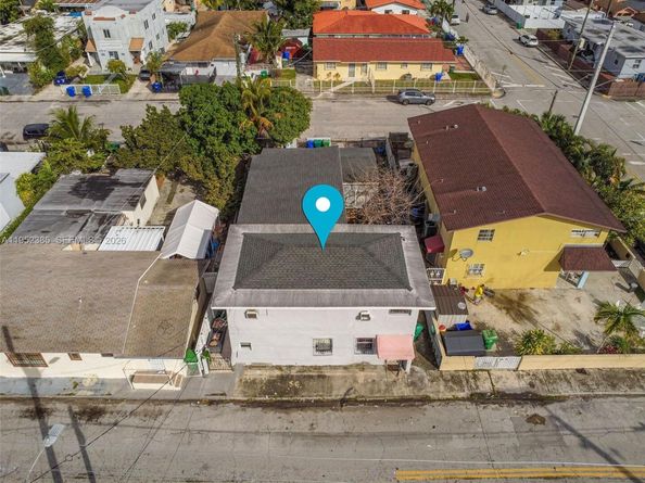 2105 NW 1st St, Miami FL 33125