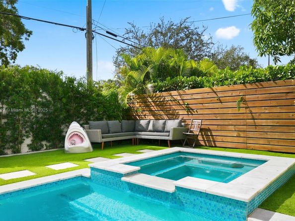 9200 NE 12th Ave, Miami Shores FL 33138