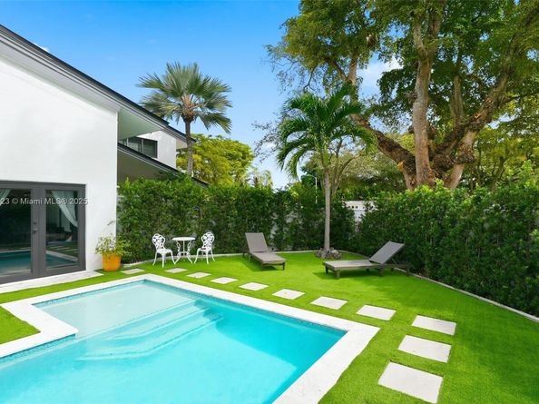 9200 NE 12th Ave, Miami Shores FL 33138