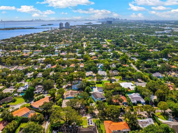 9200 NE 12th Ave, Miami Shores FL 33138