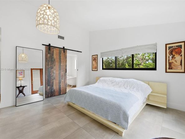 9200 NE 12th Ave, Miami Shores FL 33138