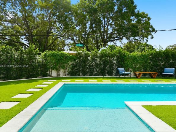 9200 NE 12th Ave, Miami Shores FL 33138