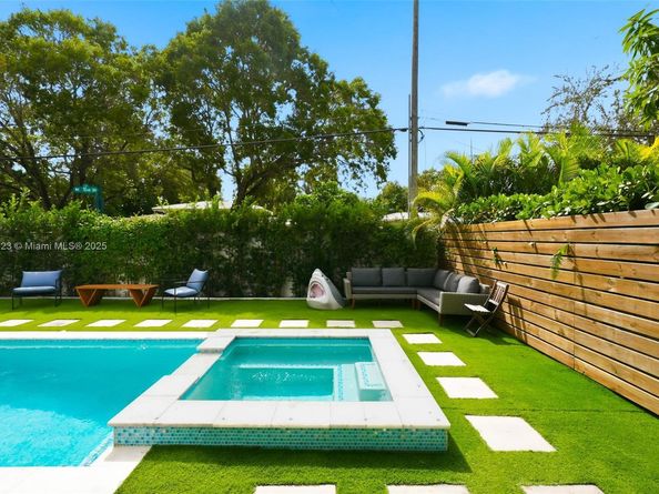 9200 NE 12th Ave, Miami Shores FL 33138