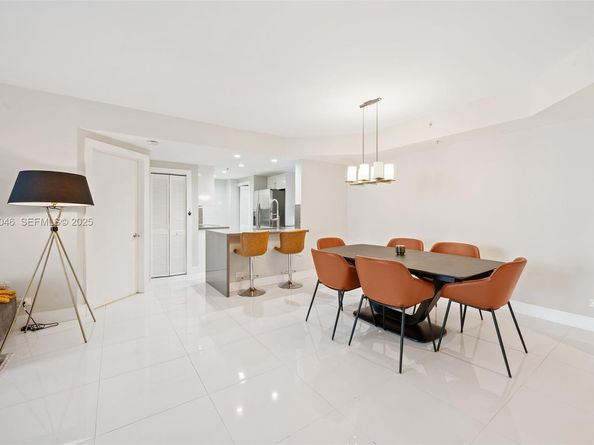 701 Brickell Key Blvd 1605, Miami FL 33131