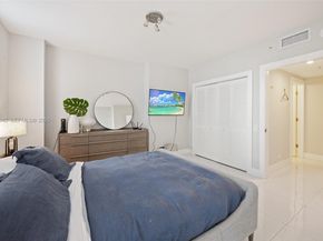 701 Brickell Key Blvd 1605, Miami FL 33131