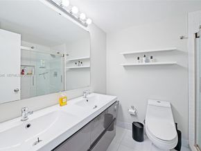 701 Brickell Key Blvd 1605, Miami FL 33131