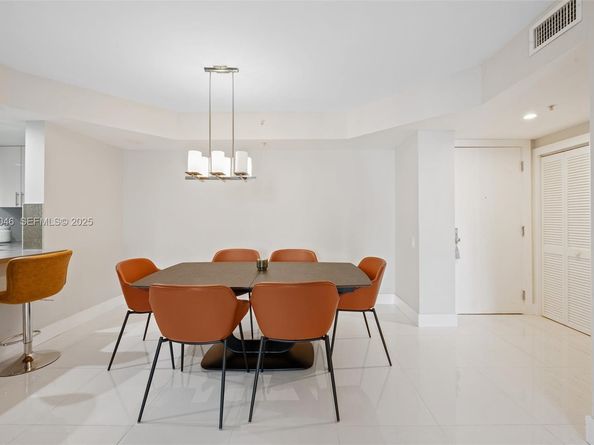 701 Brickell Key Blvd 1605, Miami FL 33131